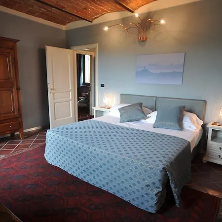 Villa Crissante La Morra Room photo